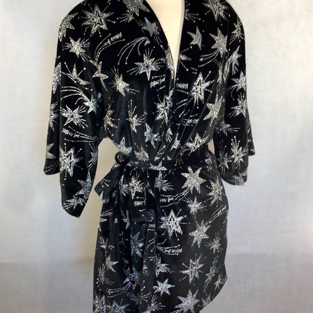 NWT🎁🎄Victoria’s Secret Velvet Black Robe